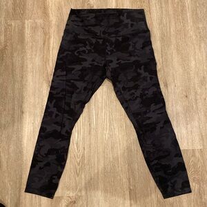 Lululemon-Leggings-Size 10-Black Camouflage